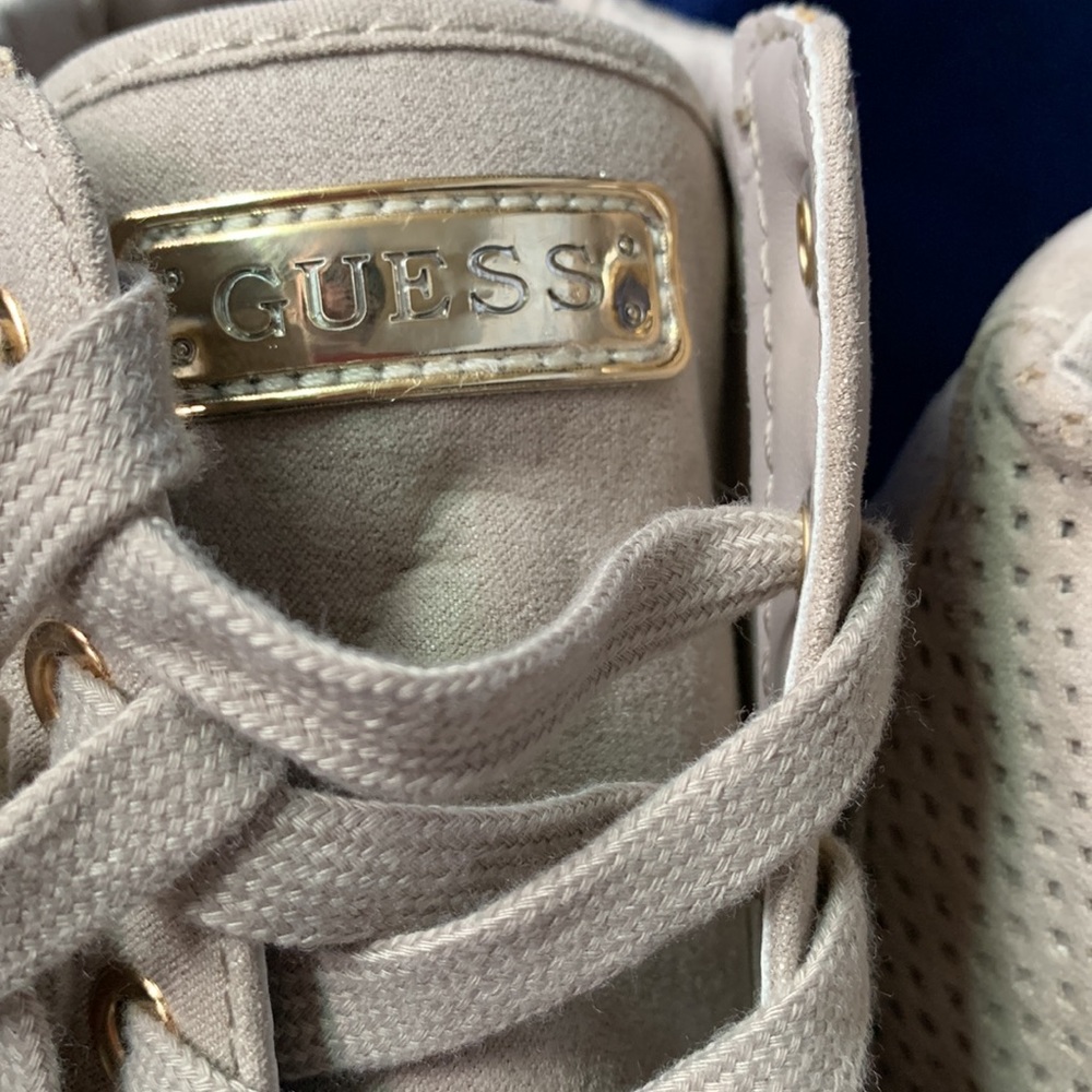 Guess Shoes - Picture 9 of 10